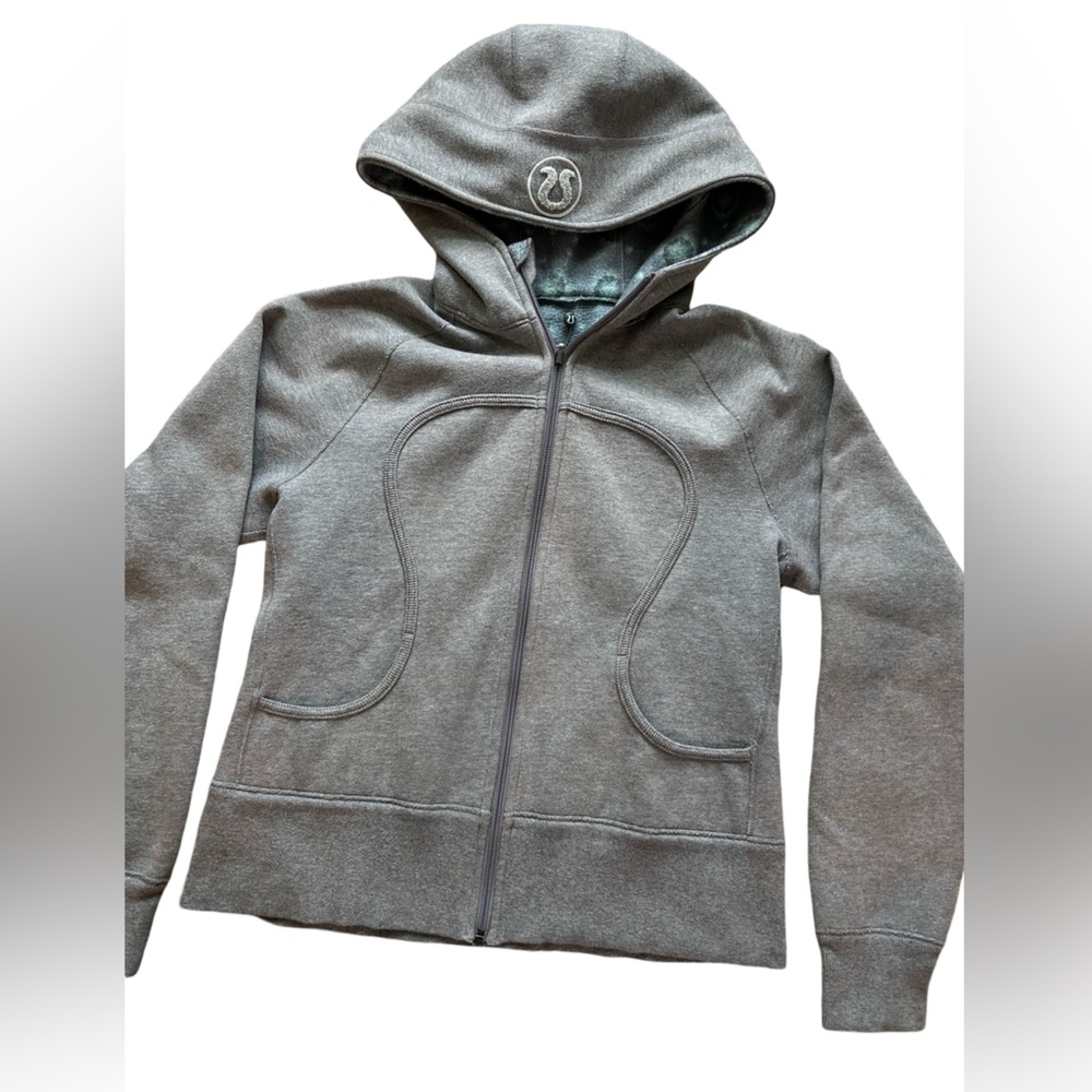 Lululemon Scuba Hoodie Grey Thick Size 8 light blue inside